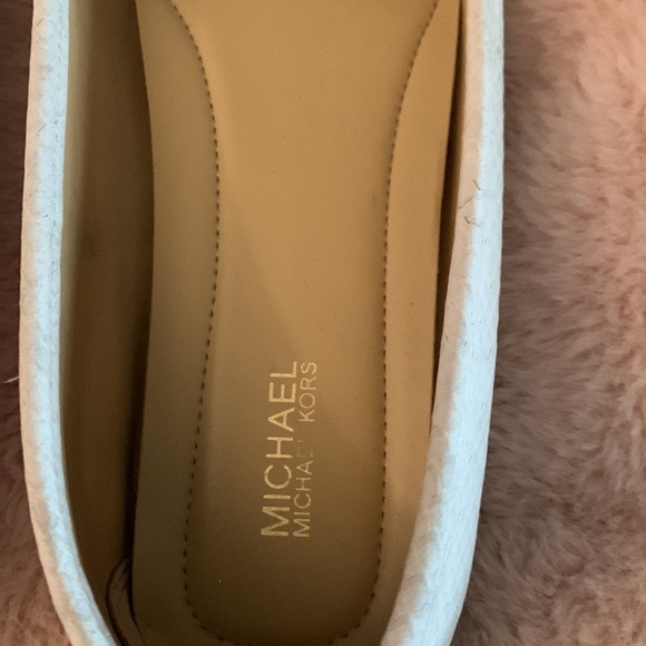 Michael Kors creme colored ballerina flats worn 1 - Picture 7 of 7